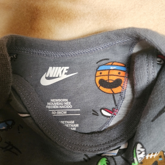 Nike Baby Boys Basketball set of Three - Picture 5 of 6